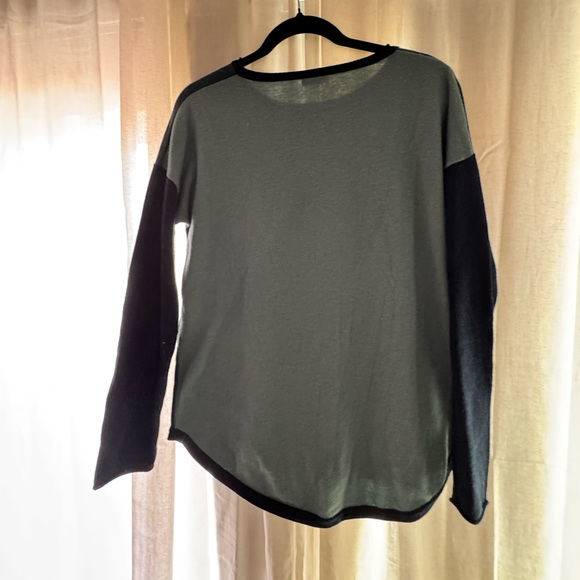 Smartwool Women’s Two-Toned Teal Crewneck Sweater - Picture 2 of 4